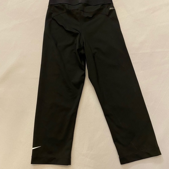NIKE PRO Dri-Fit Women’s Crop Leggings, Size XS - Picture 4 of 4